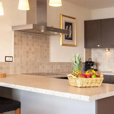 Olympic R4 By Interhome ננדה