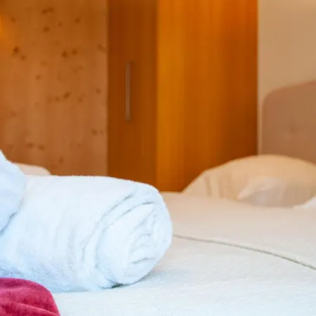 Olympic R4 By Interhome ננדה